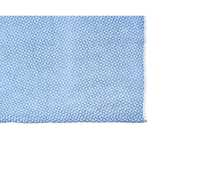 Chèche Lin Coton Bleu Motif Triangles Bleu Ciel 3 Chèche Lin Coton Bleu Motif Triangles Bleu Ciel – Image 3