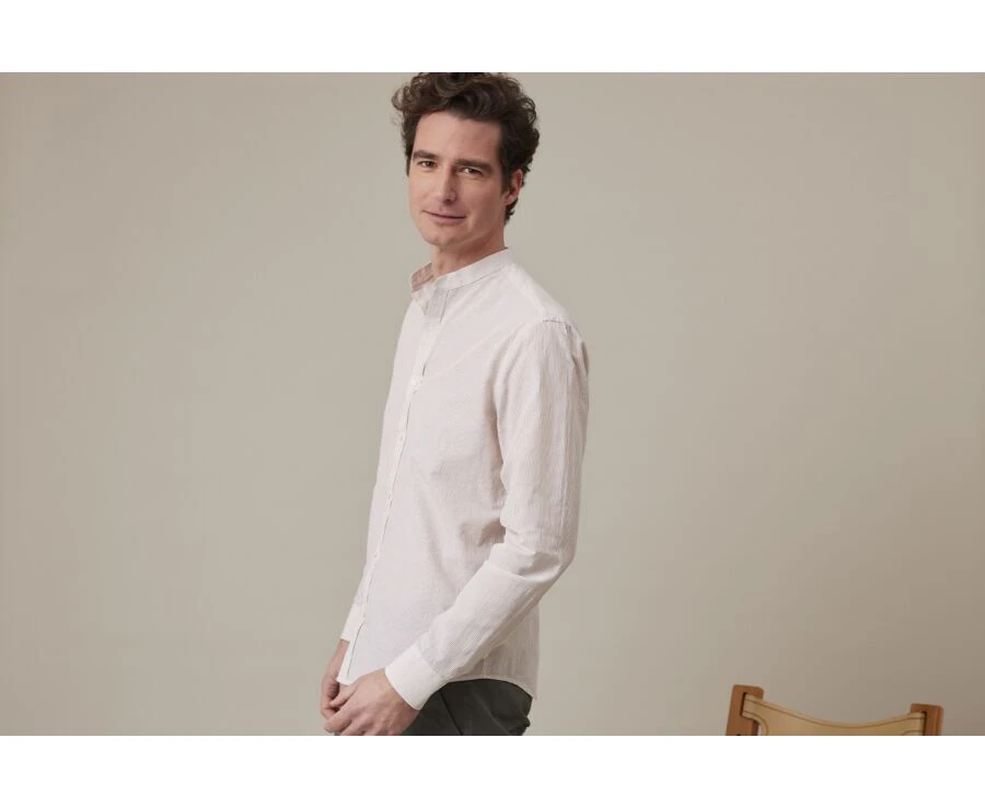 Chemise Seersucker à Rayures Fines Beiges Et Blanches - COLBERT 3 Chemise Seersucker à Rayures Fines Beiges Et Blanches - COLBERT – Image 3